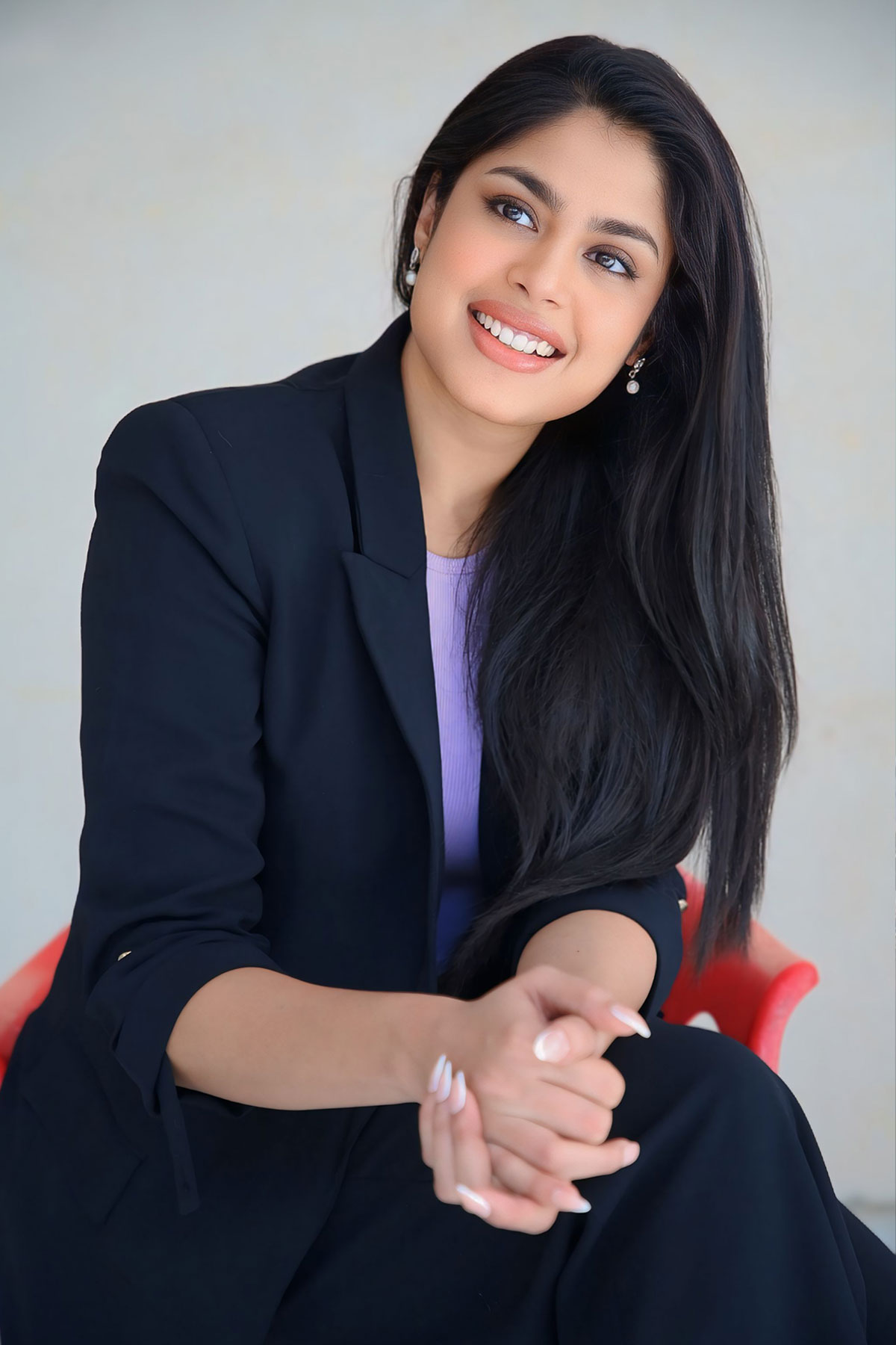 Gurram Paapi Reddy Interview: Faria Abdullah in Modern Chic Look