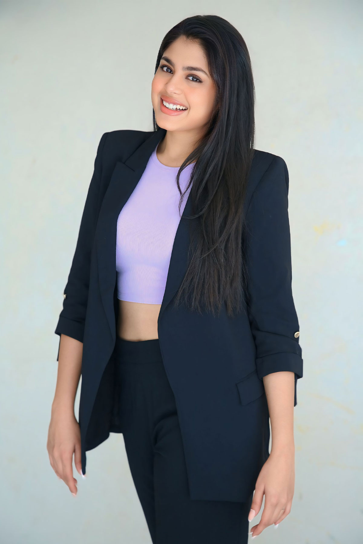 Faria Abdullah Edgy Contemporary Style on Display