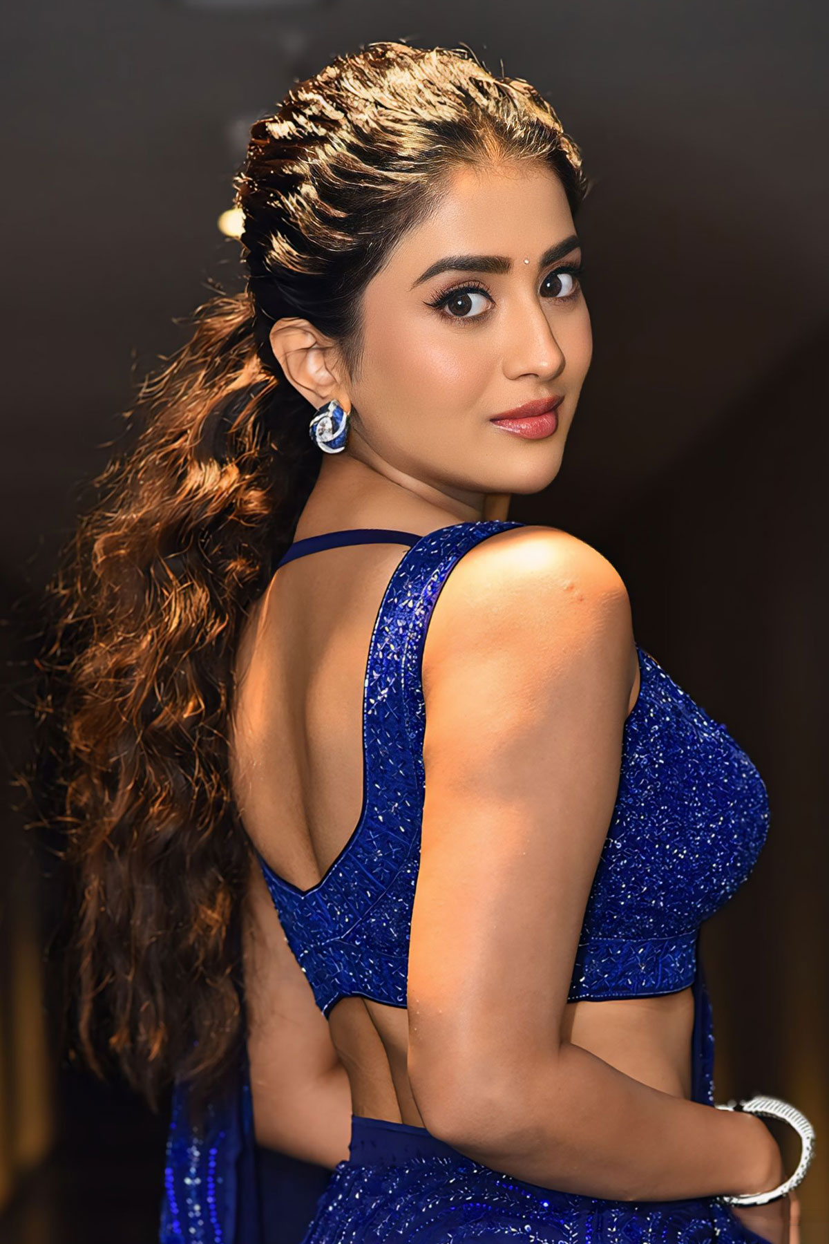 Rashi Singh Sequined Blue Saree: Sunlight on Water Effect at 3 Roses Launch