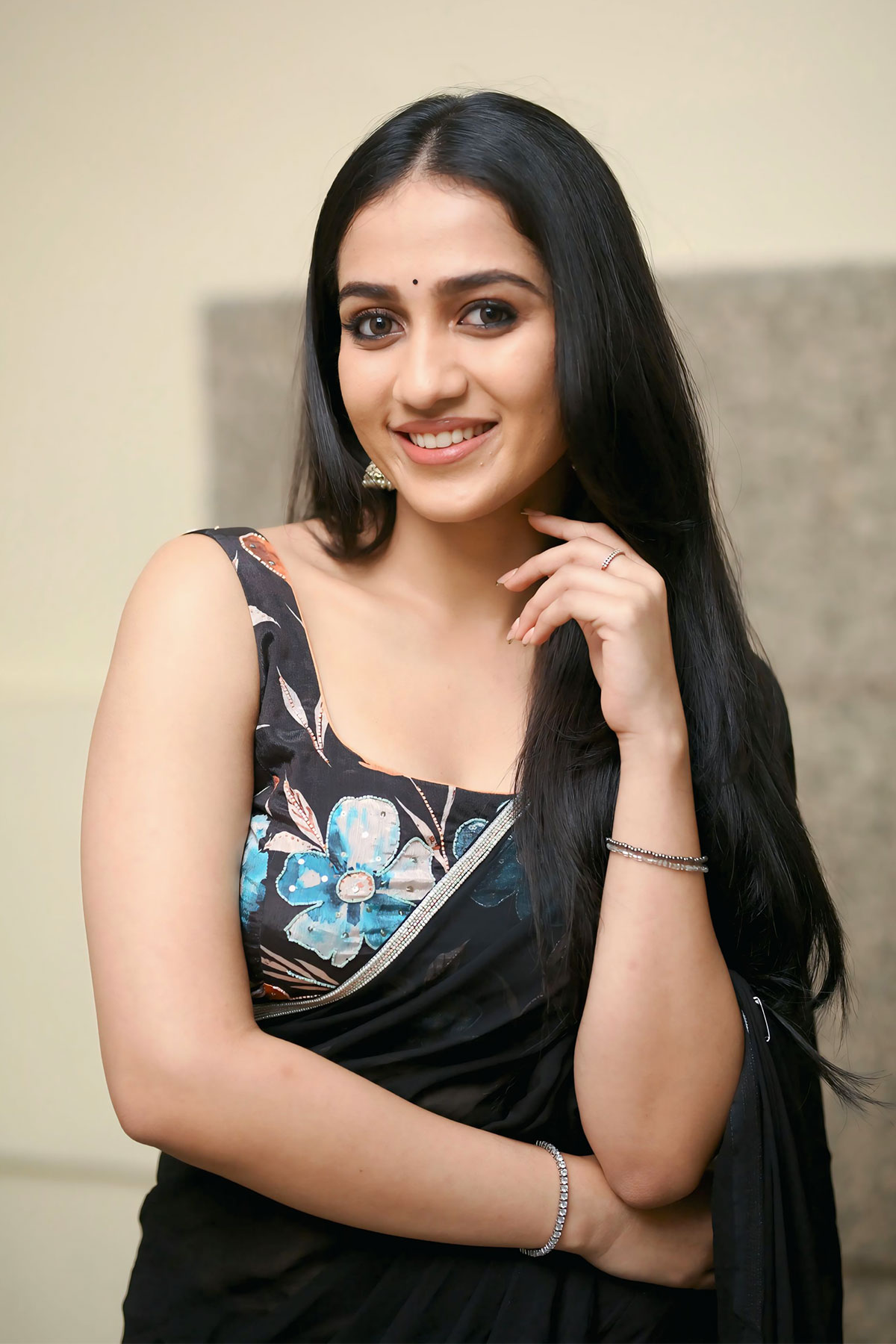 Sakkshi Mhadolkar Charms Fans at Mowgli Movie Gratitude Event