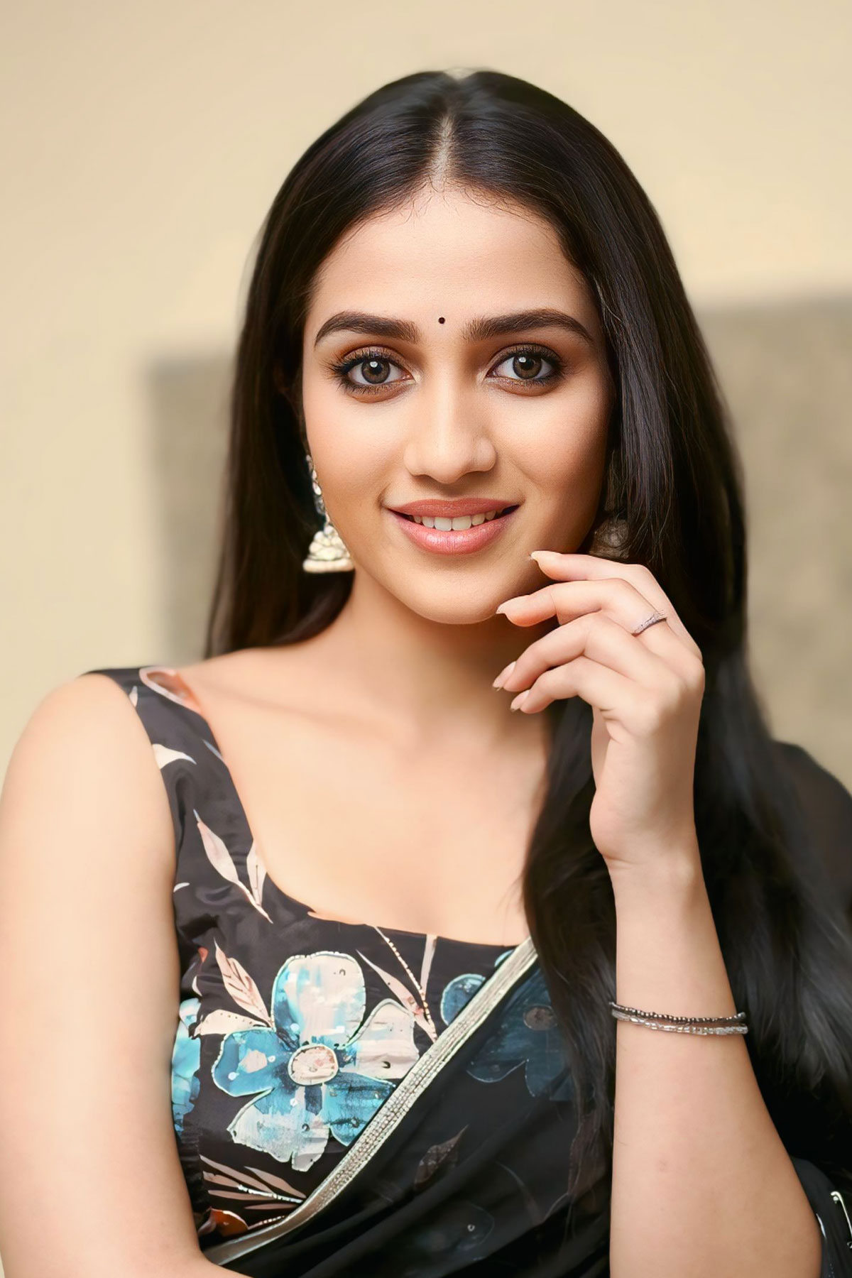 Mowgli Success Meet: Sakshi Mhadolkar's Elegant Floral Blouse Look