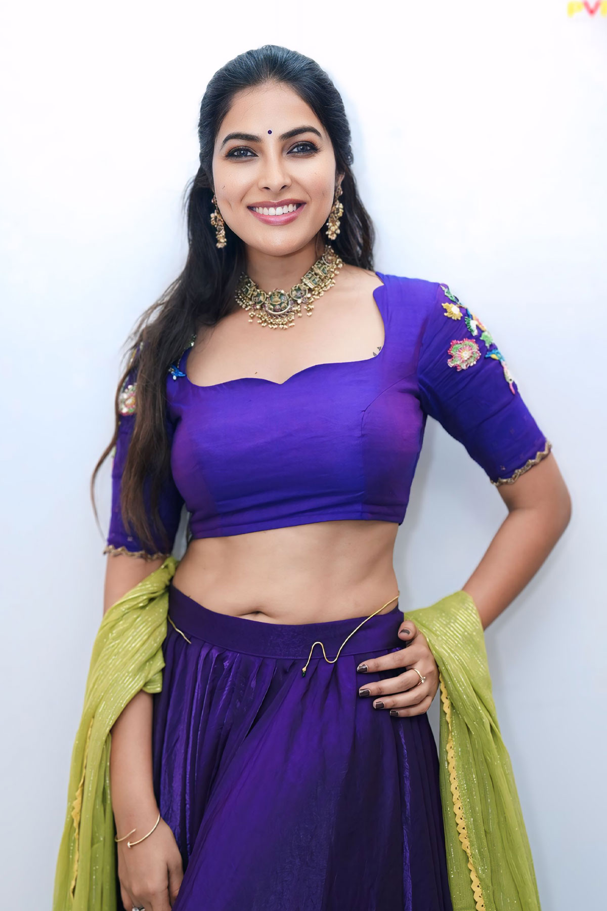 Divi Vadthya Flaunts Curves in Low Waist Lehenga at Hyderabad Event