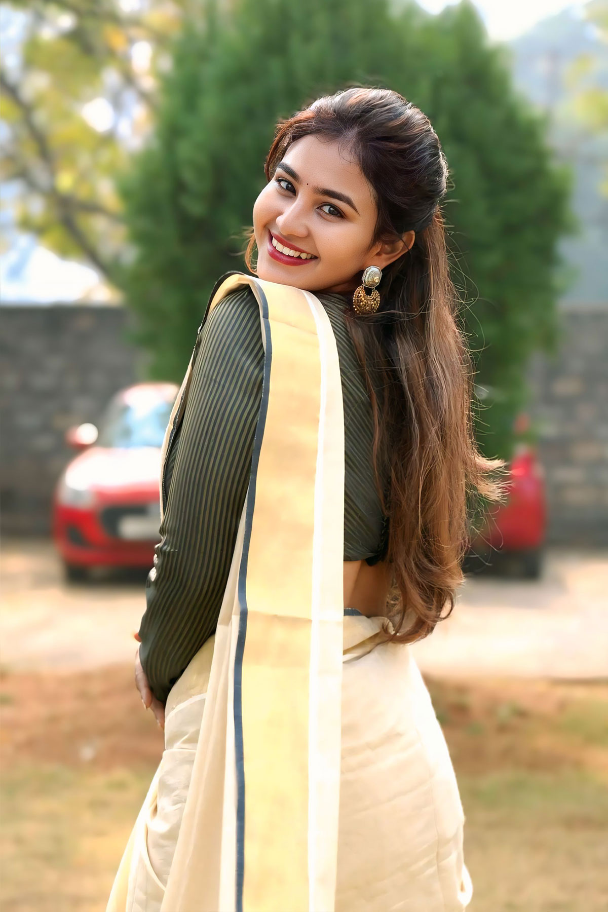 Yashna Muthuluri Dewy Makeup and Natural Look at Press Meet