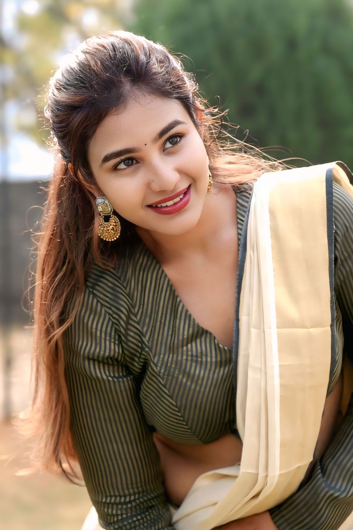 Nilakanta Movie Promotions: Yashna Muthuluri’s Standout Ethnic Look