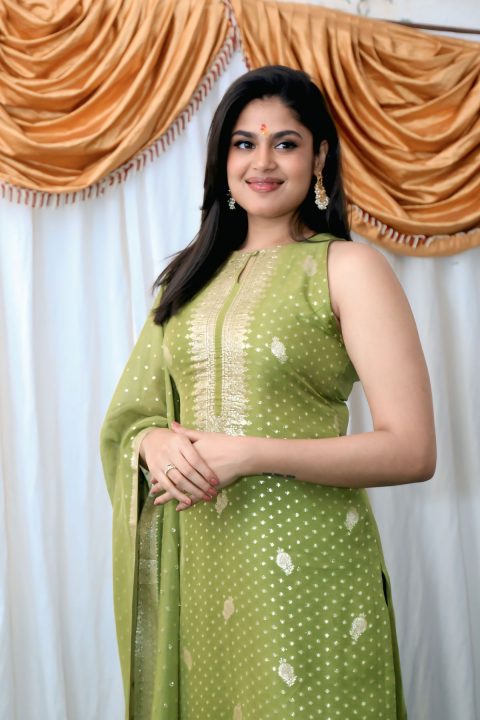 Faria Abdullah Understated Luxury Look: Olive Green Salwar Suit