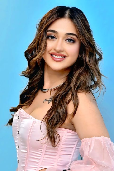 Cult Movie Event: Gayatri Bhardwaj Stuns in Edgy Pink Corset Top