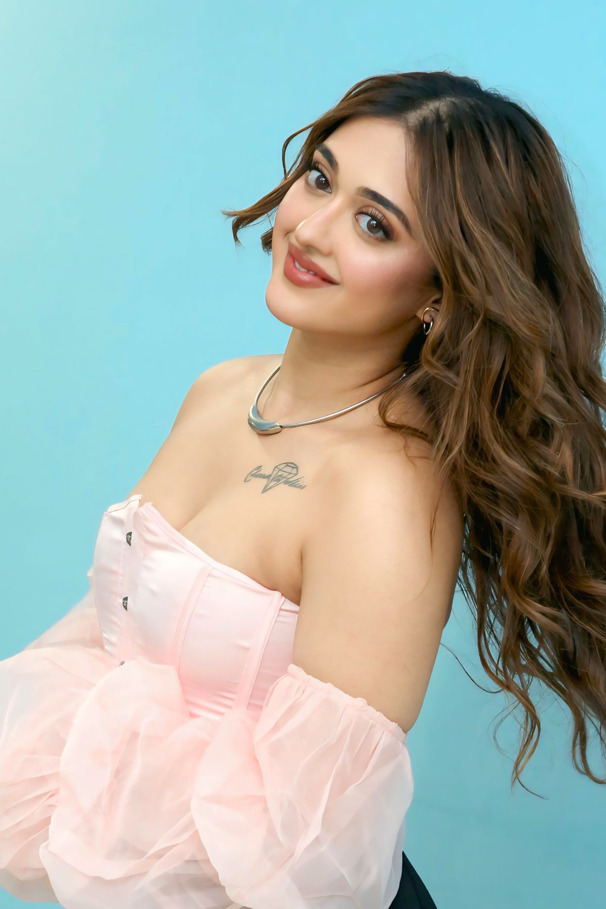 Gayatri Bhardwaj’s Silver Hook-and-Eye Corset Look: Cult Teaser