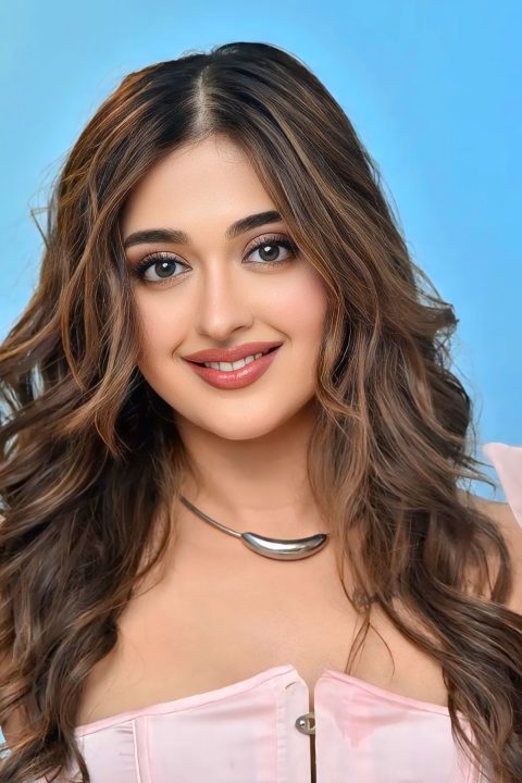 Steal the Spotlight: Gayatri Bhardwaj Gen-Z Corset Look at Cult Event