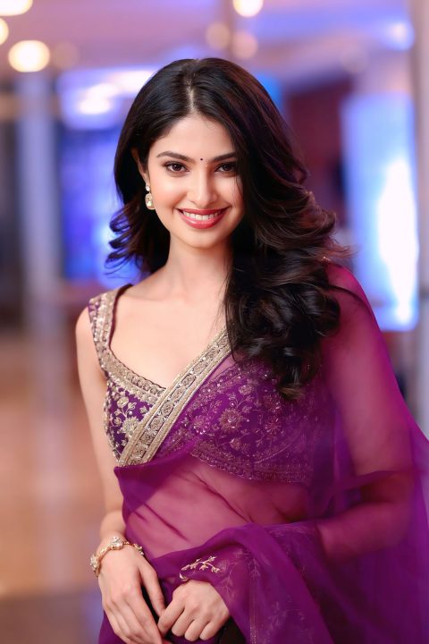 Manasa Varanasi Romantic Saree Look for Couple Friendly Release