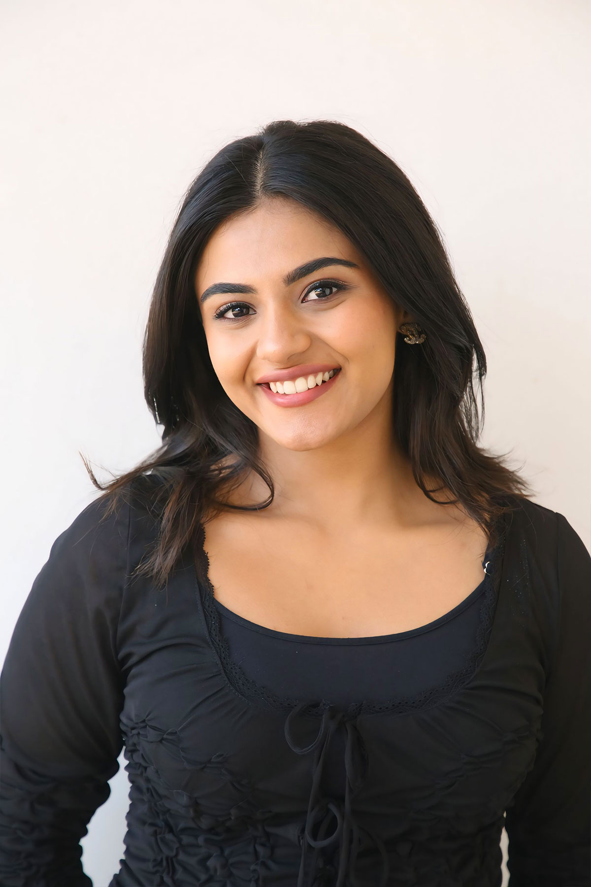 Vishnu Vinyasam Interview: Nayan Sarika in black top Look