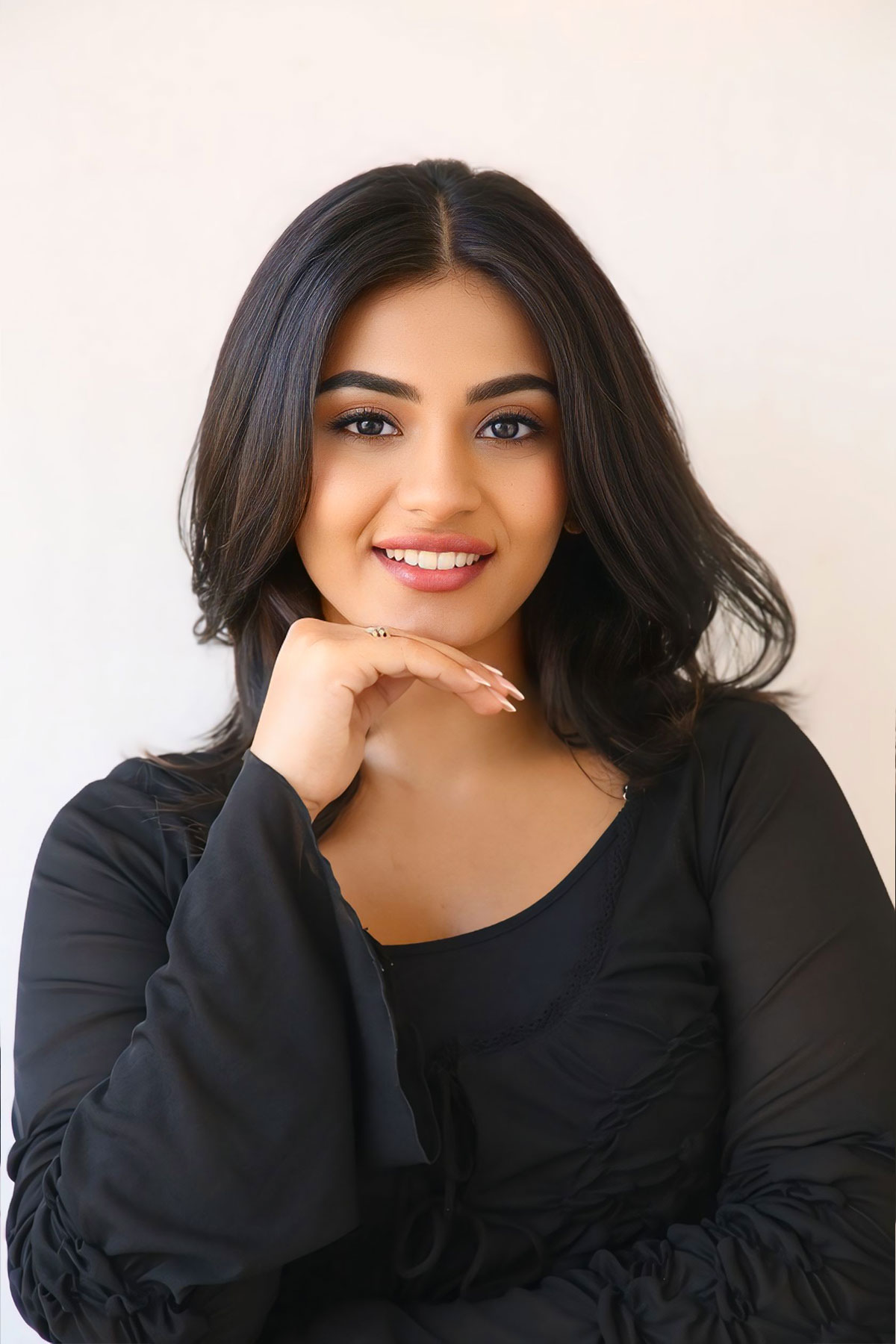 Get the Look: Nayan Sarika in black Fashion at Movie Interview