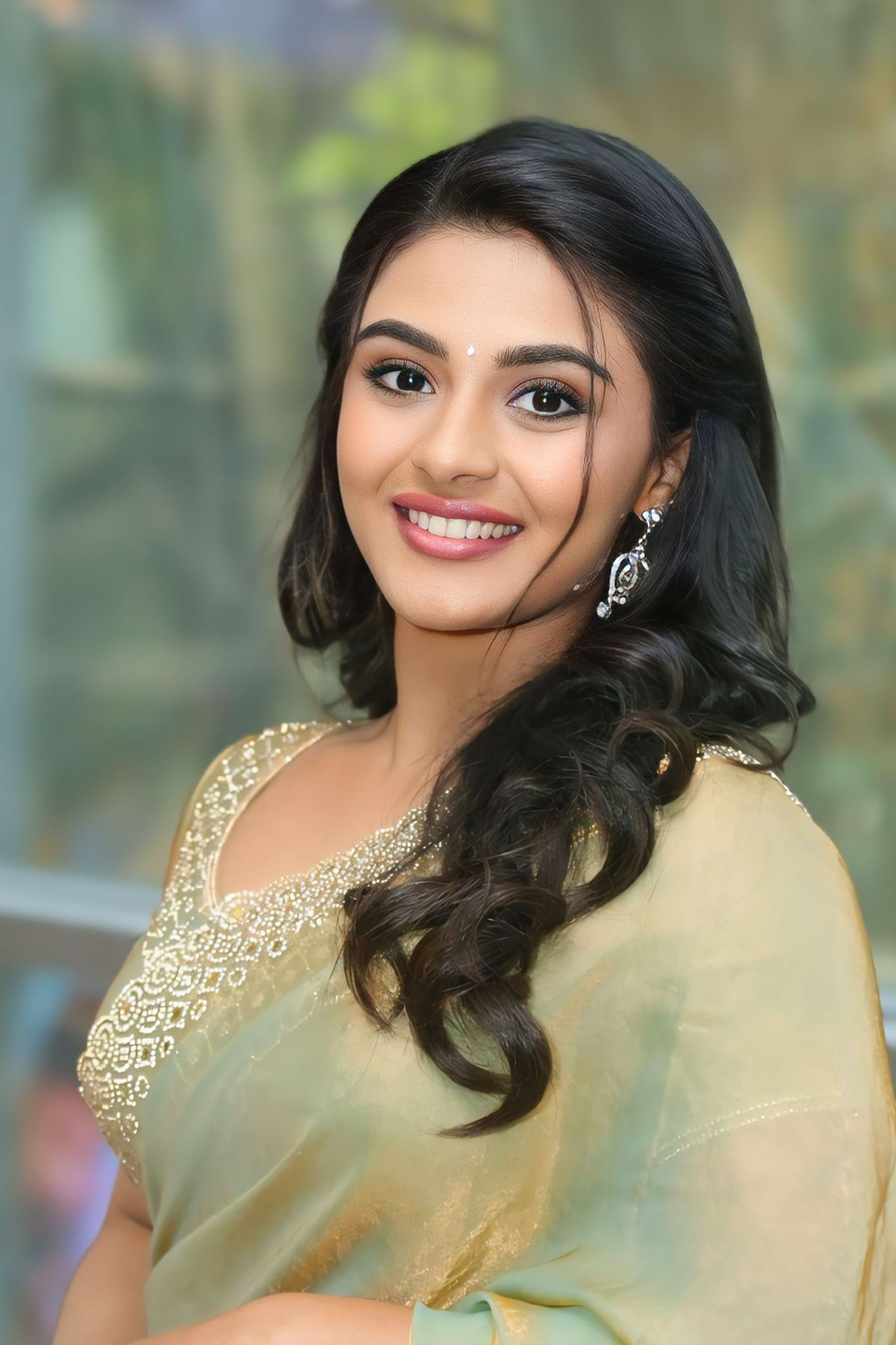 Vishnu Vinyasam Pre-Release: Nayan Sarika’s Glamorous Green Saree Look