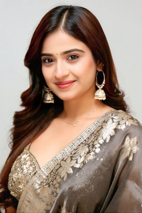 Saylim Chaudhari Sleeveless Bodice and Chic Style in Hyderabad