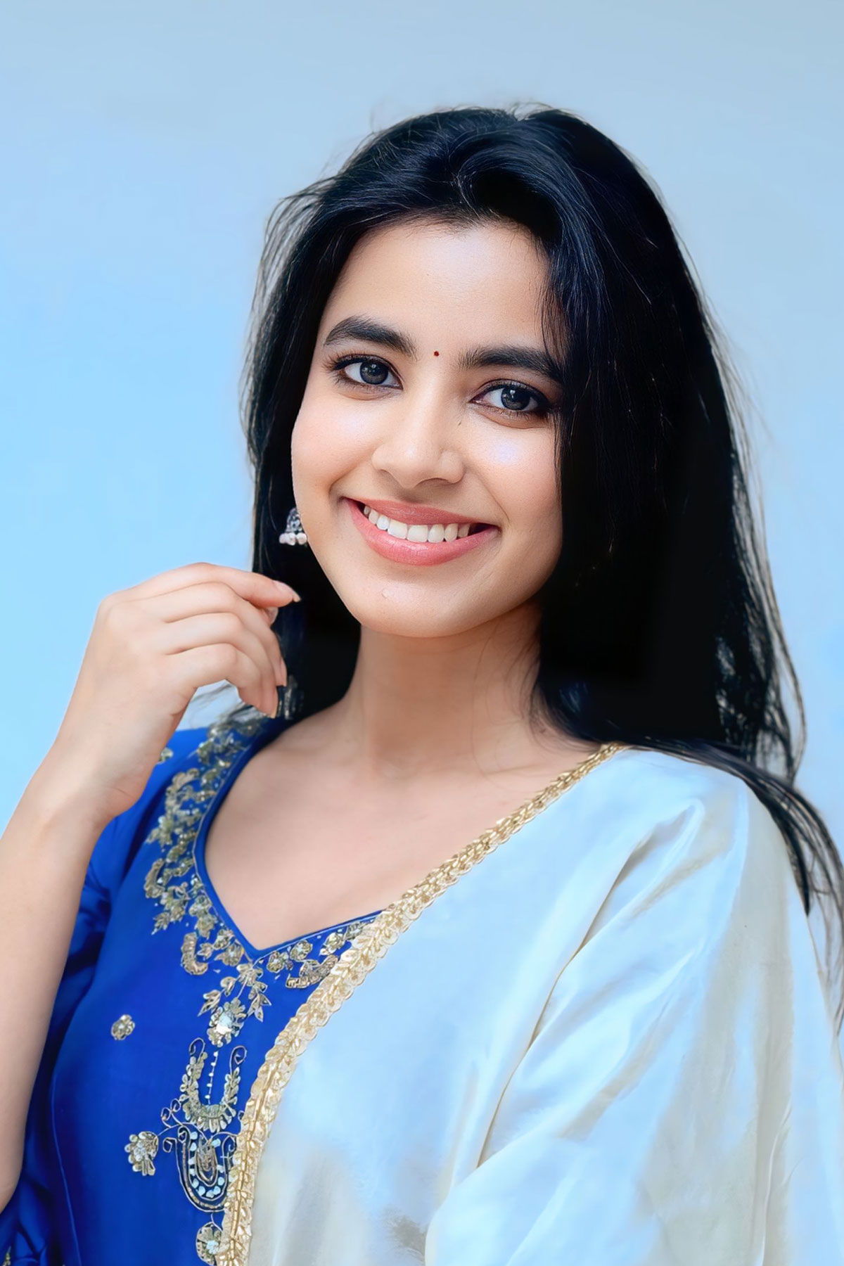 Hey Balwanth Success Meet: Shivani Nagaram’s Traditional Fashion