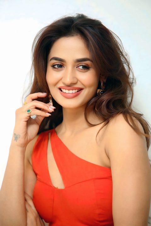 Teju Ashwini Stuns in Burnt Orange Co-ord Set at Nawab Cafe Press Meet