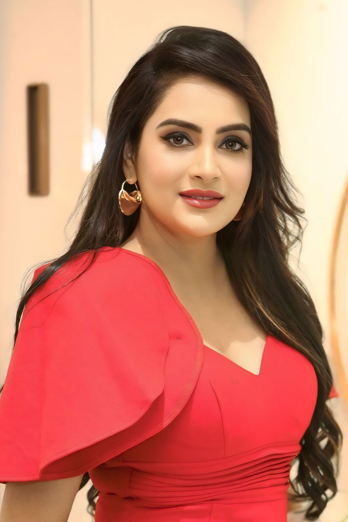 HD Gallery: Himaja Mallireddy Stunning stills at Salon Launch Stills