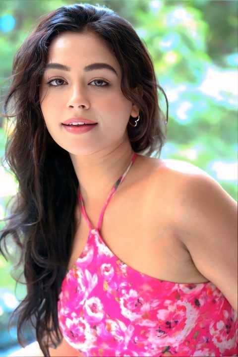 Beautiful Kajal Tiwari Images in Pink Floral Tiered Dress