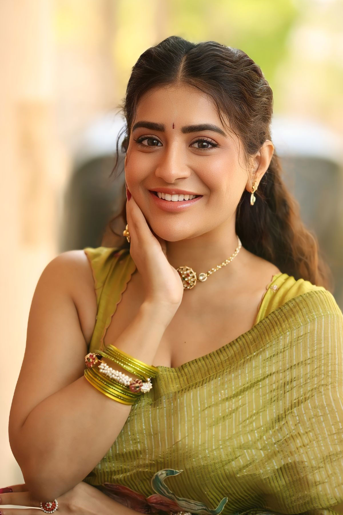 Get the Look: Rashi Singh in Lime Green Floral Saree Fashion