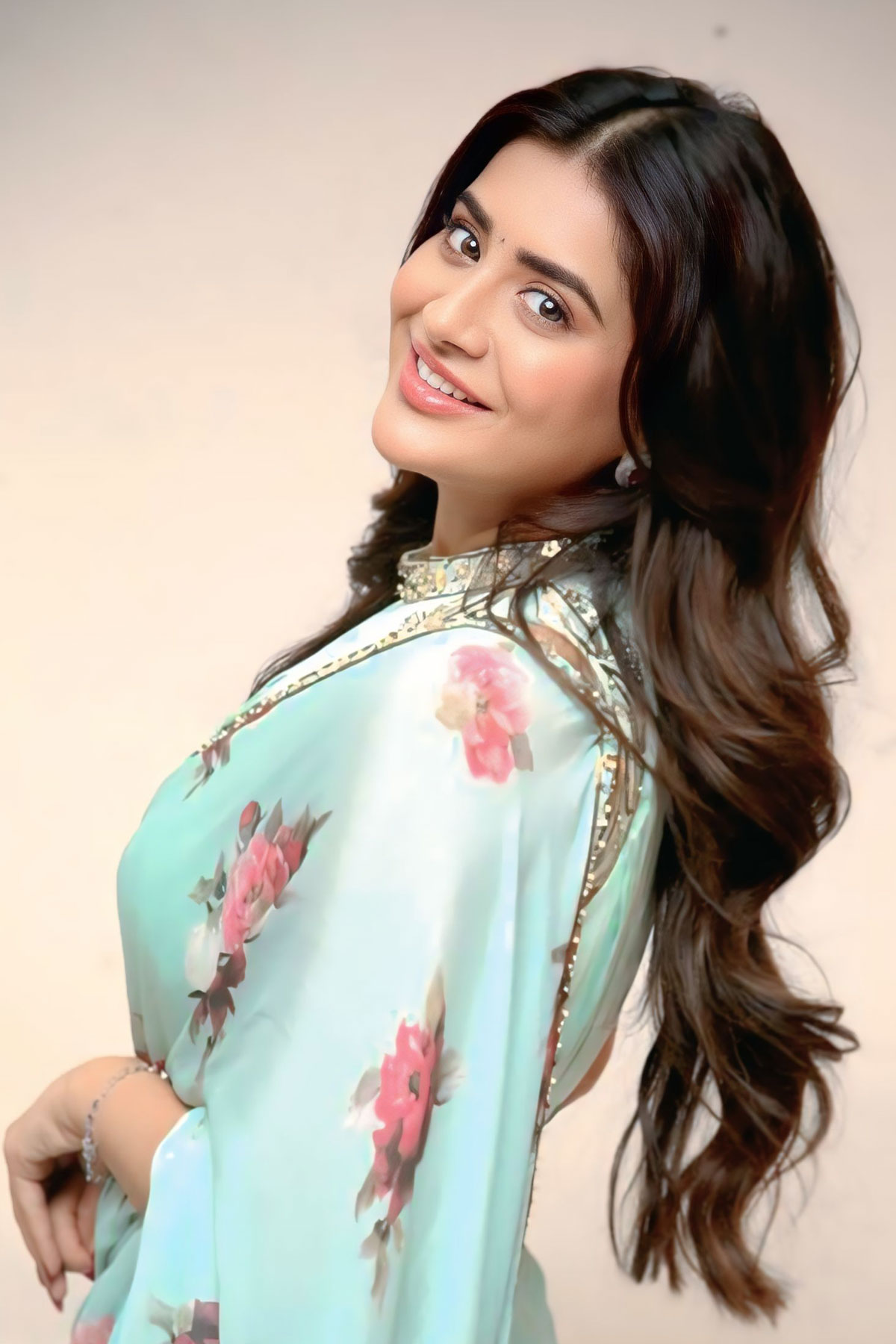 Transfer Trimurthulu Song Launch: Rashi Singh Saree Photos