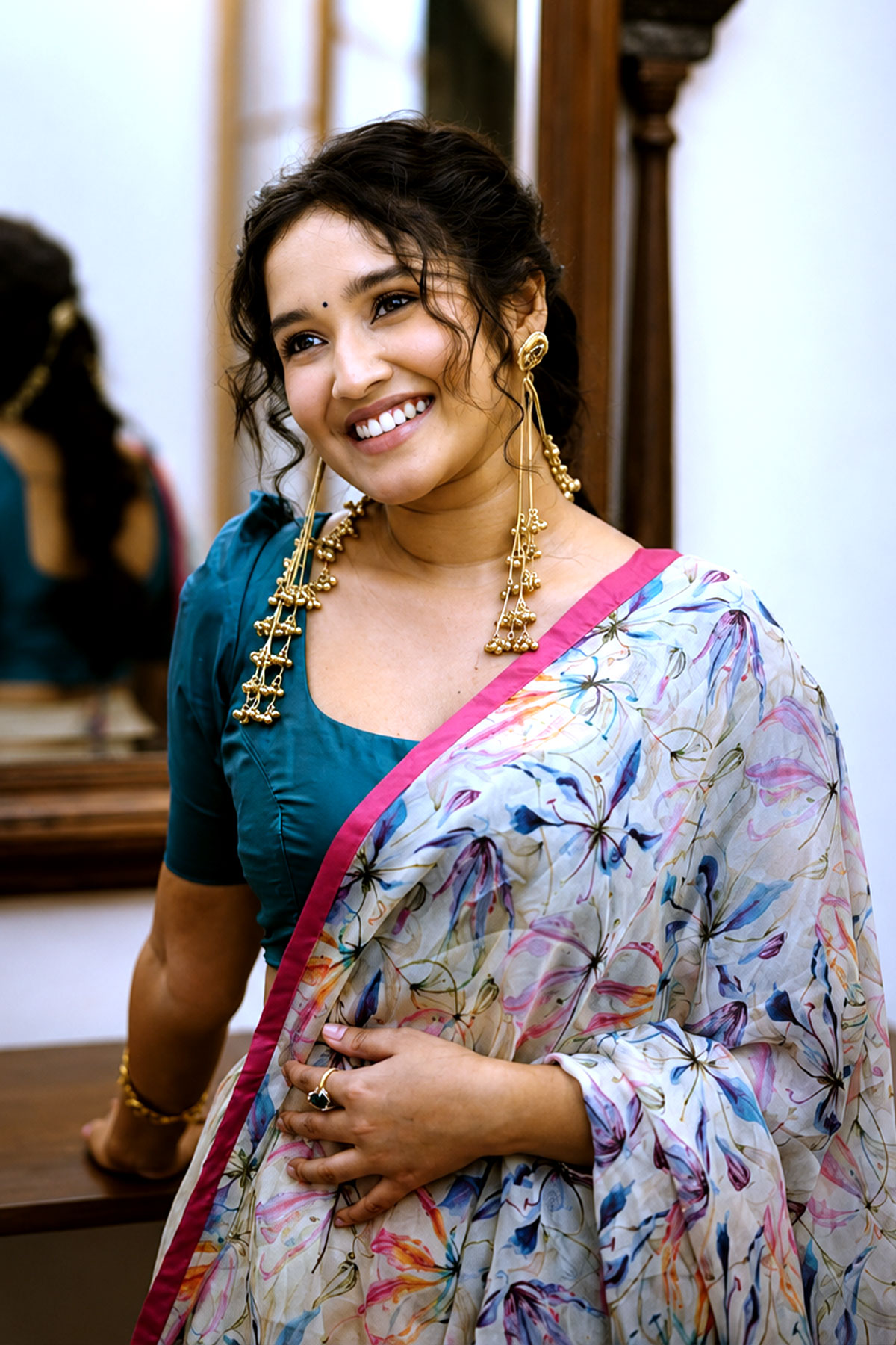 Anikha Surendran Breathtaking Photoshoot: Teal Blouse & Lehenga