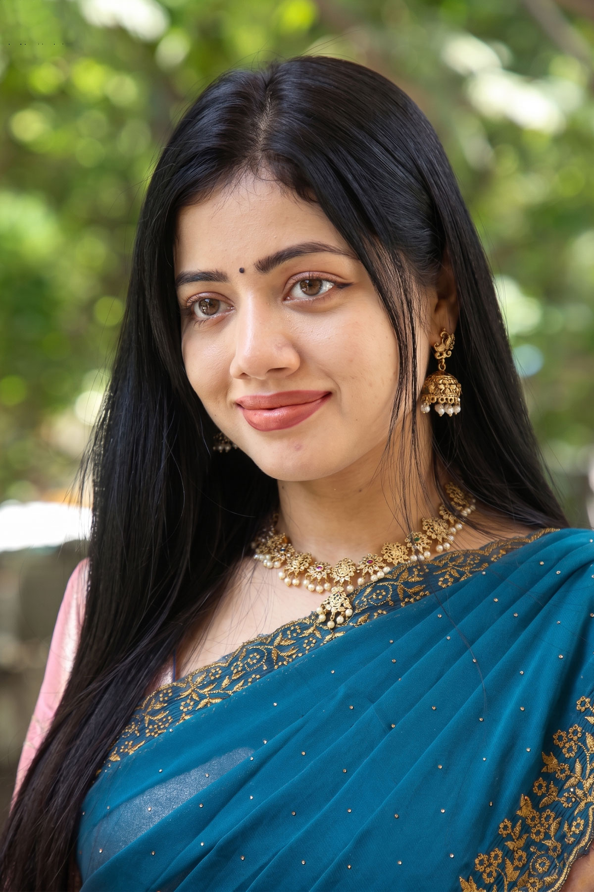 Bhairavi Ardhya Sets Ethnic Goals in Peach Satin Half Saree