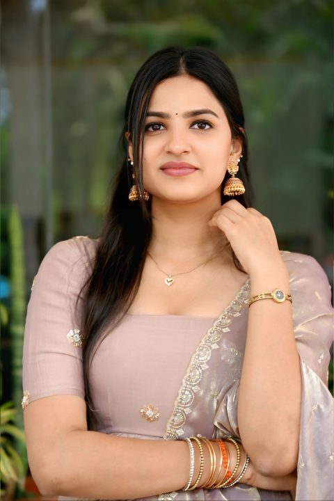 Divija Prabhakar Sets Ethnic Fashion Goals in Lavender Anarkali