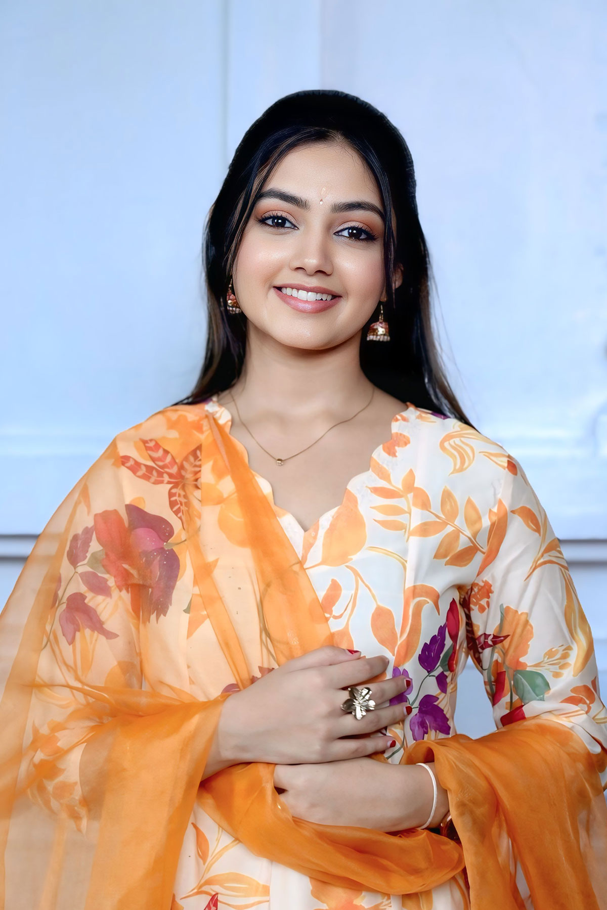 Divyani Mondal Sets Ethnic Fashion Goals in Floral Kurta