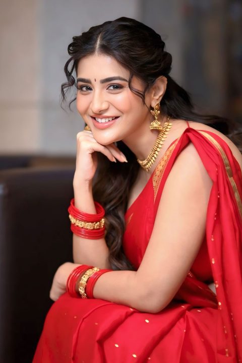 HD Gallery: Rashi Singh Stunning at Pre-Release Stills