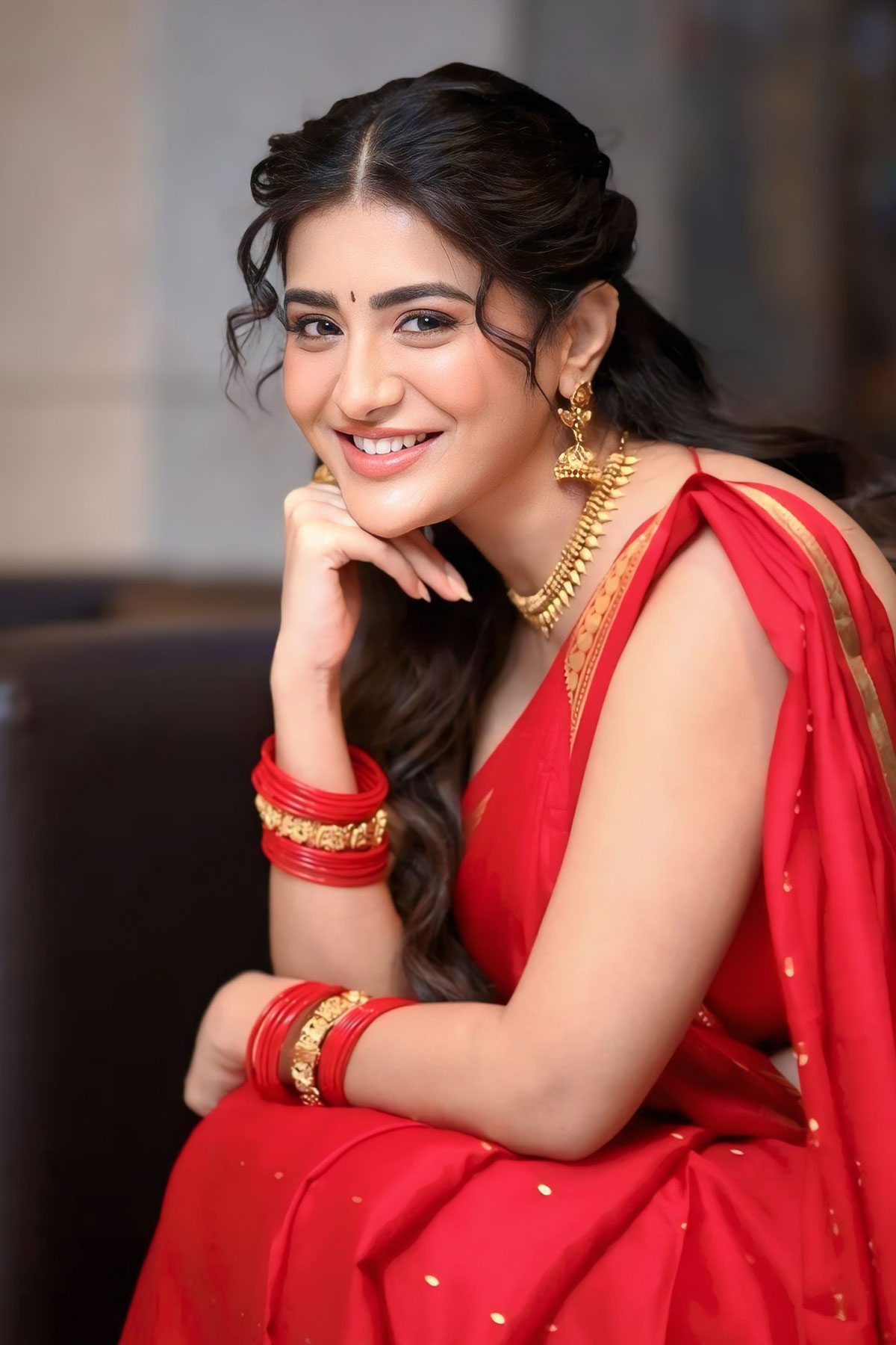 HD Gallery: Rashi Singh Stunning at Pre-Release Stills
