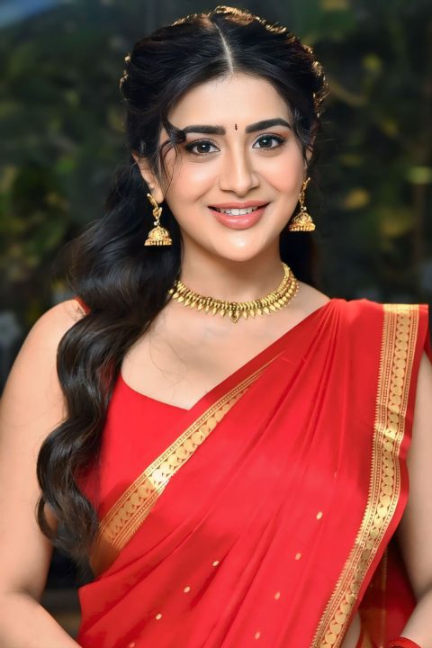 Rashi Singh Steals the Show in Sleeveless Red Blouse
