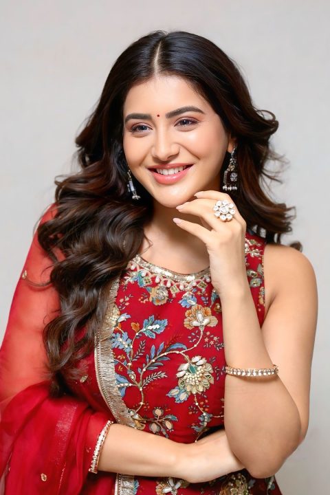 Rashi Singh Dazzles in Aliwar Floral Suit at Gossip Press Meet