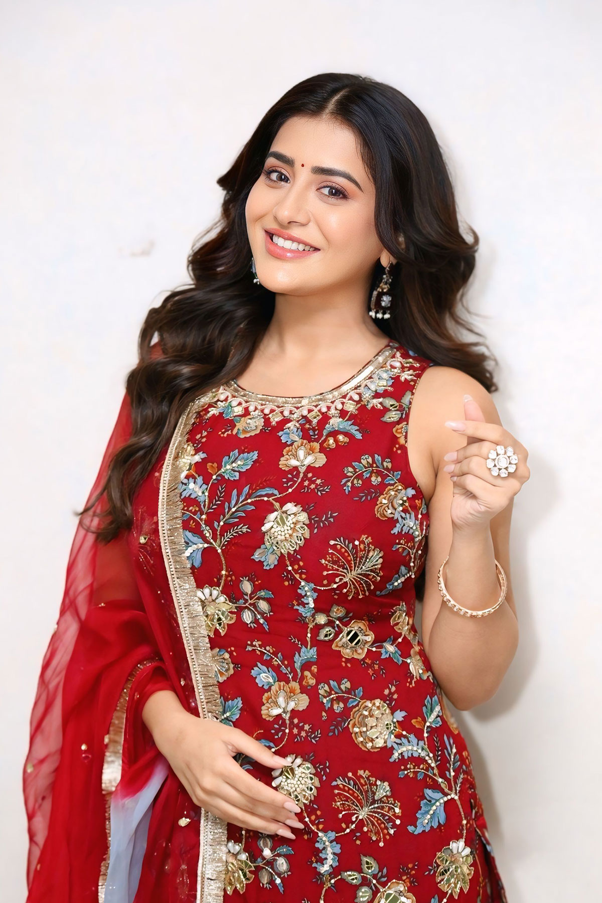 HD Gallery: Rashi Singh Stunning at Gossip Press Meet Stills