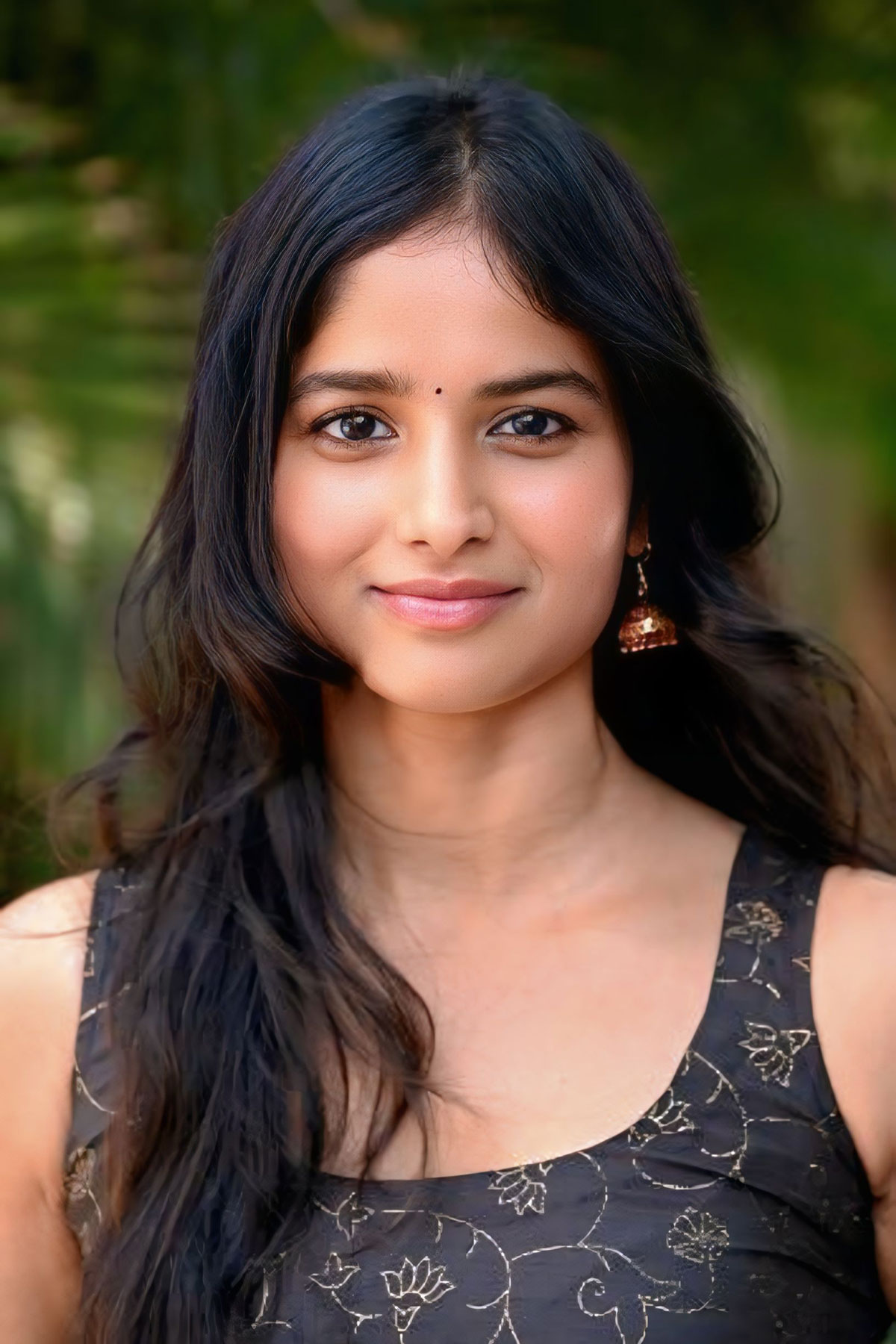 Shalini Kondepudi Stills in Charcoal Floral Kurta | Sing Geetham Interview