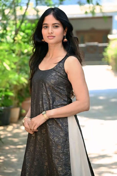 HD Gallery: Shalini Kondepudi in Stunning Sing Geetham Stills
