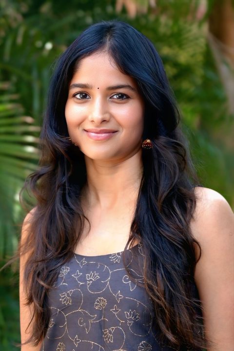 Shalini Kondepudi Dazzles in Charcoal Kurta and Ivory Palazzo