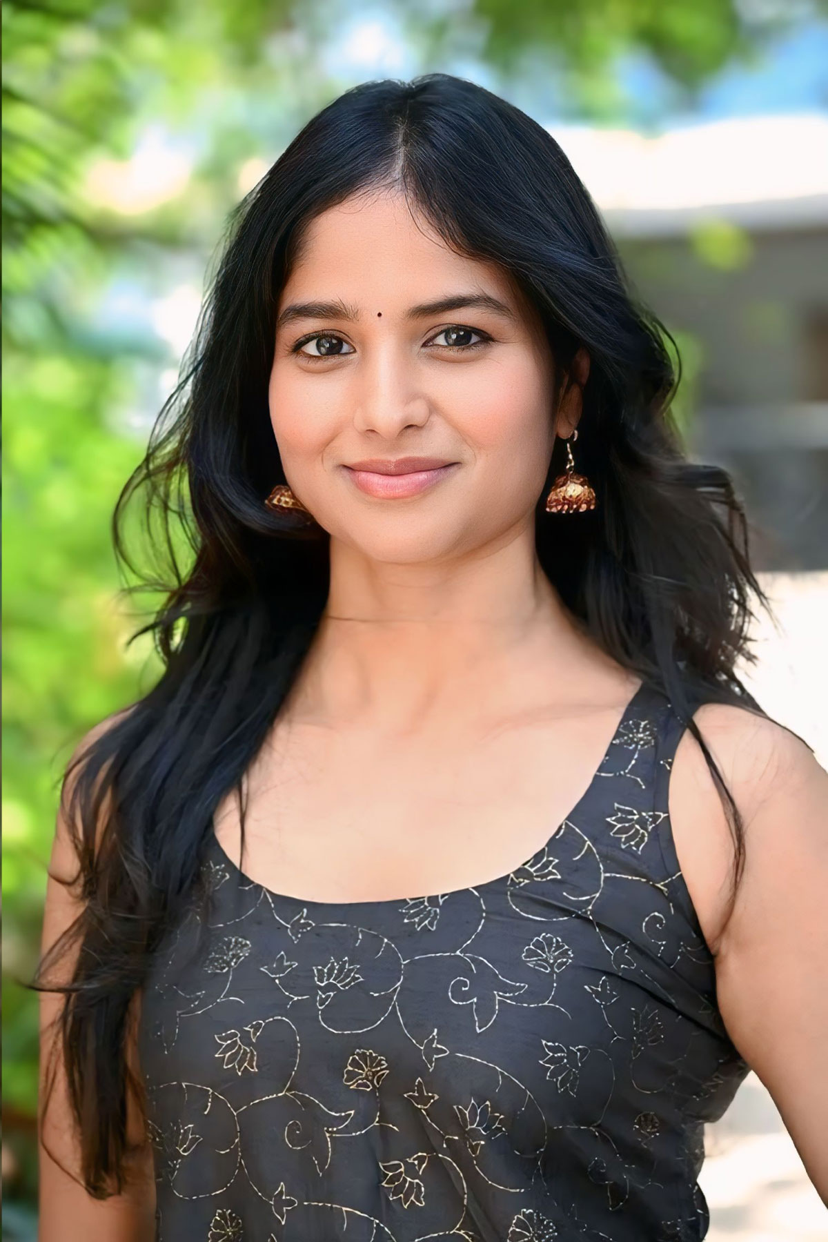 Beautiful Shalini Kondepudi Images in Floral Kurta Outfit