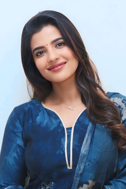 Aishwarya Rajesh in Shibori Print Kurta for Oh Sukumari