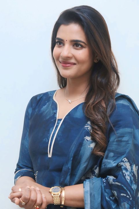 South Actress Aishwarya Rajesh in Blue Shibori Kurta Set