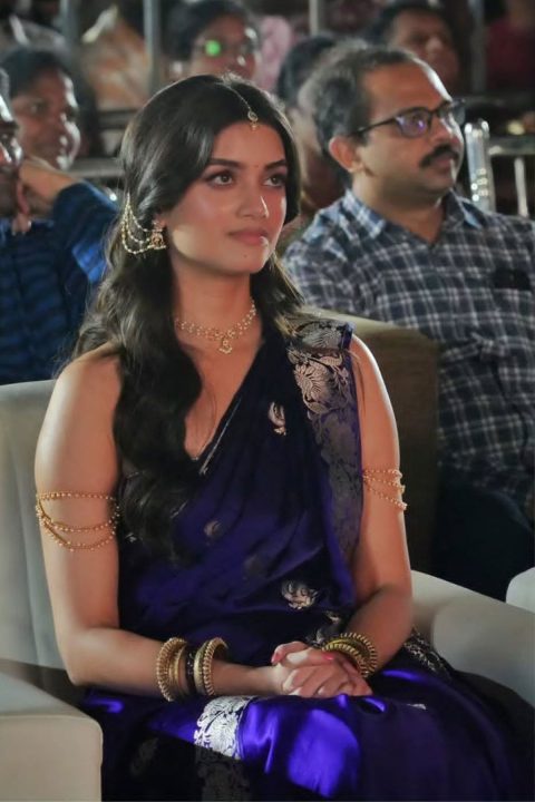BhagyaShri Borse Gorgeous Banarasi Saree Lenin Promotions