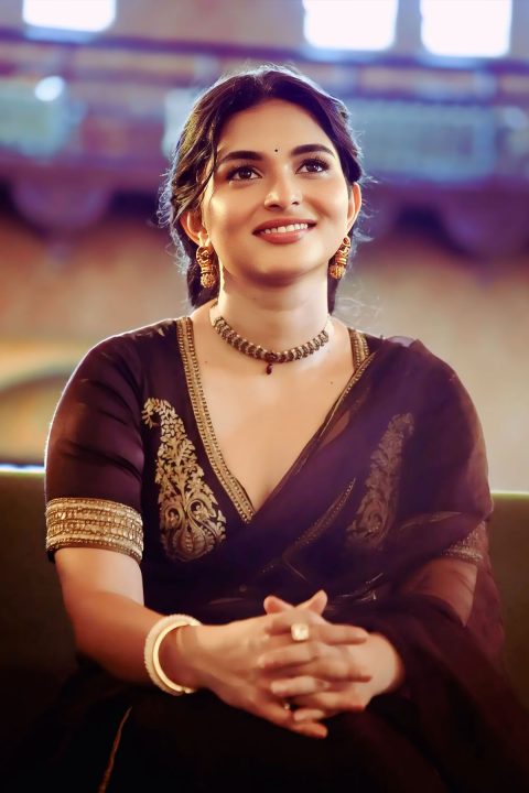 Kayadu Lohar Stunning Ethnic Look at Idhayam Murali Meet