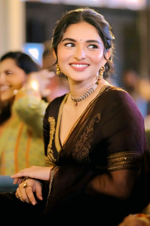 Kayadu Lohar Breathtaking Saree Style for Idhayam Murali