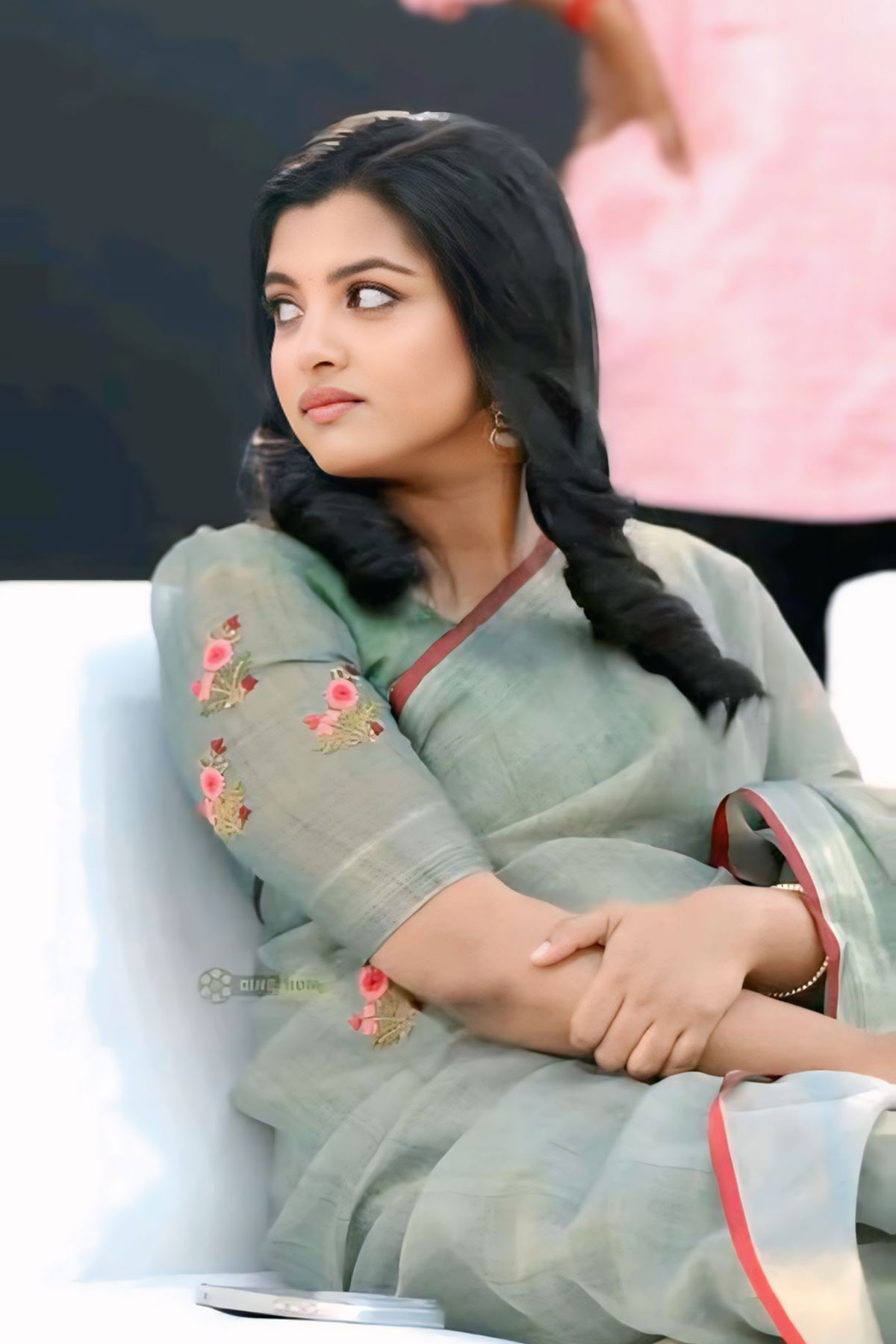 Lijomol Jose Traditional Linen Saree Look at Unmadham Launch