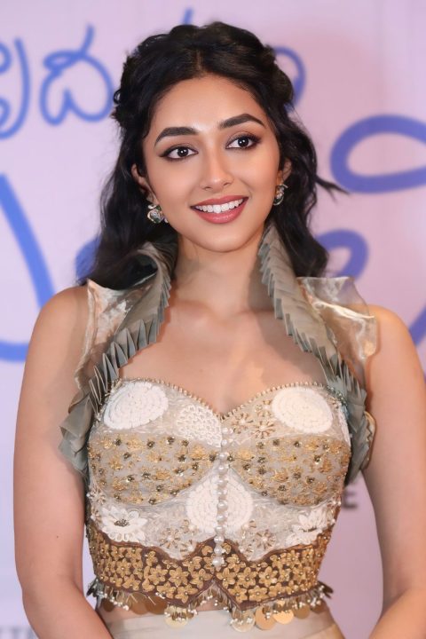 Actress Preity Mukhundhan Satin Balloon Polka Skirt Photos