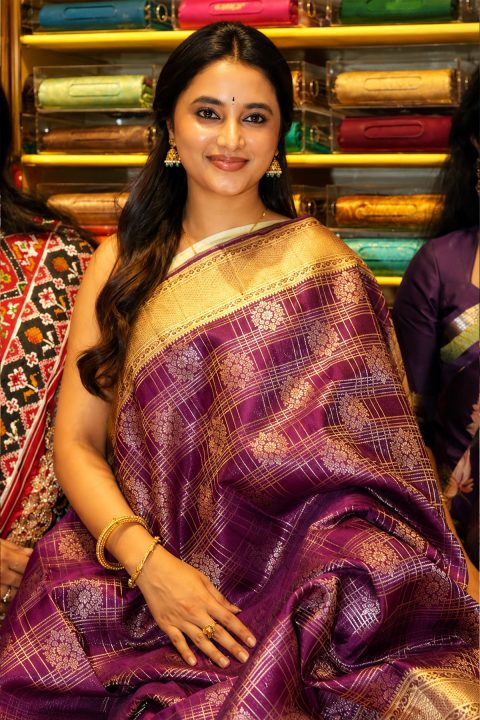 Kisan Fashion Mall Opening: Priyanka Mohan Saree Outfit