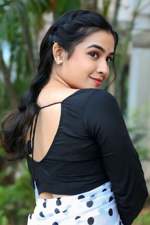 Tollywood Diva Sahithi Avancha Polka Dot Saree Movie Meet