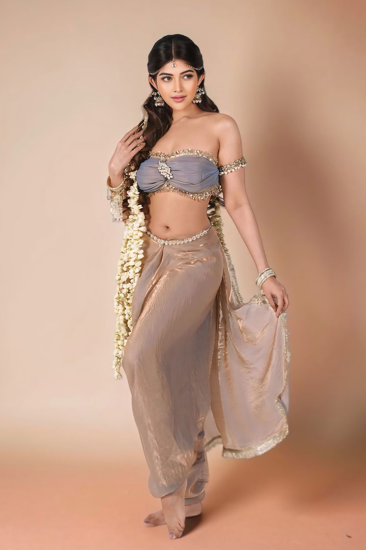 Srijita Ghosh Sizzling Hot Look in Ethnic Fusion Wear