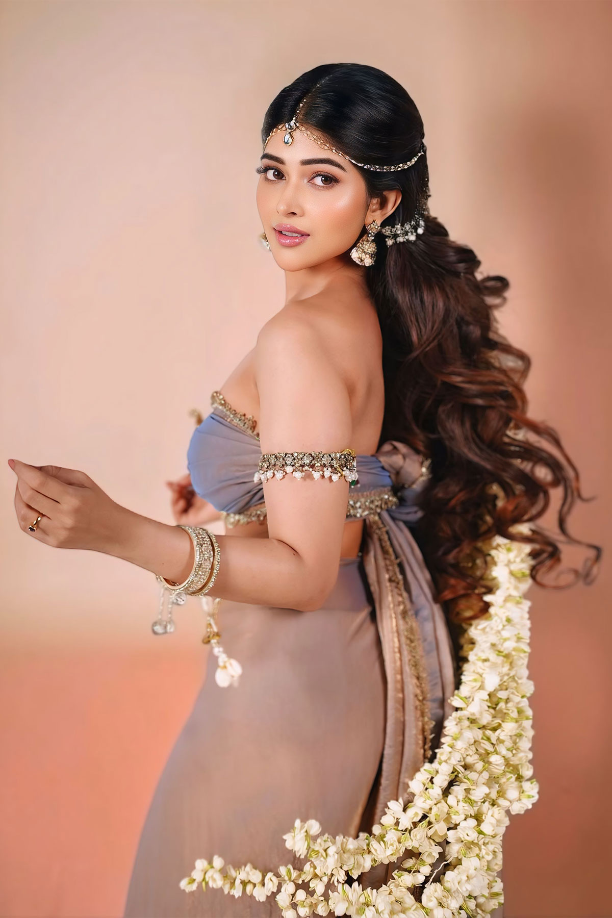 Srijita Ghosh Sexy Photos in Traditional Silver Jewelry