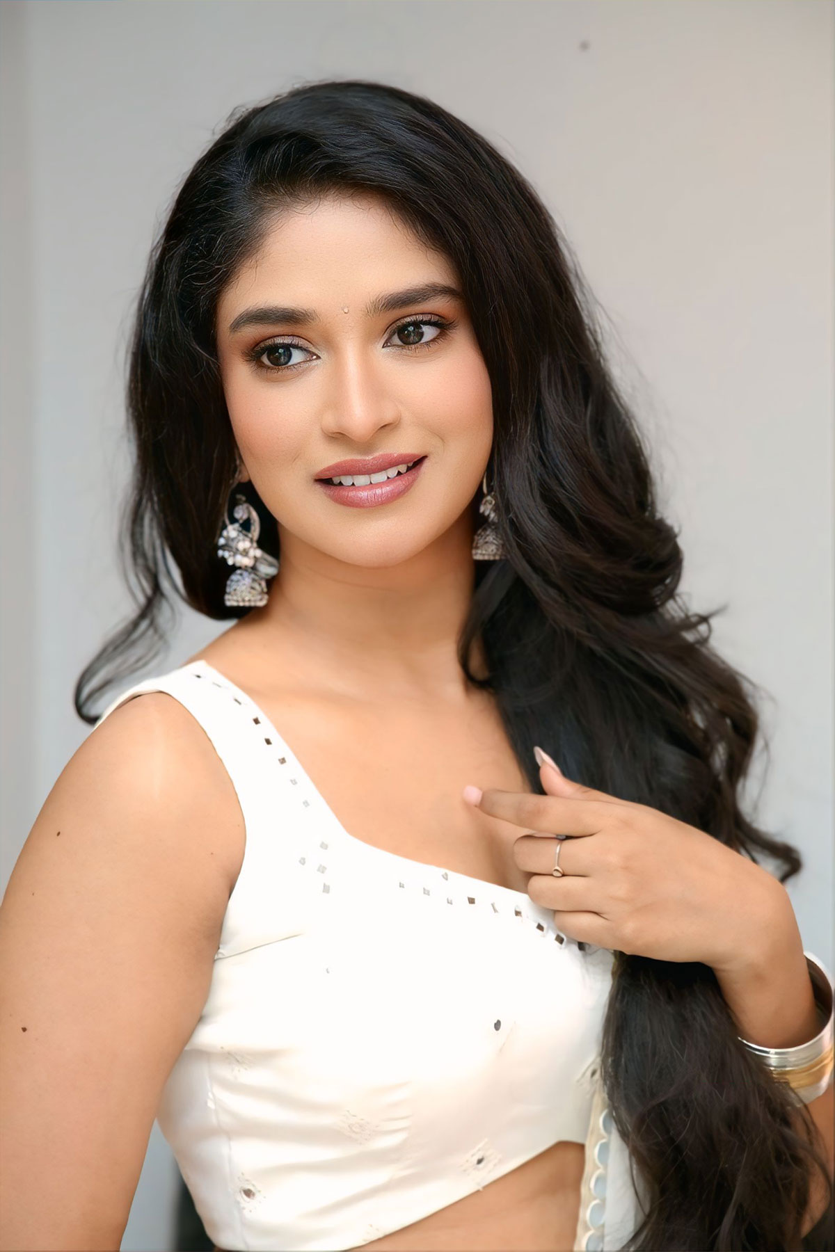 Vedha Jalandharr Ameer Log Movie Event Pristine White Lehenga