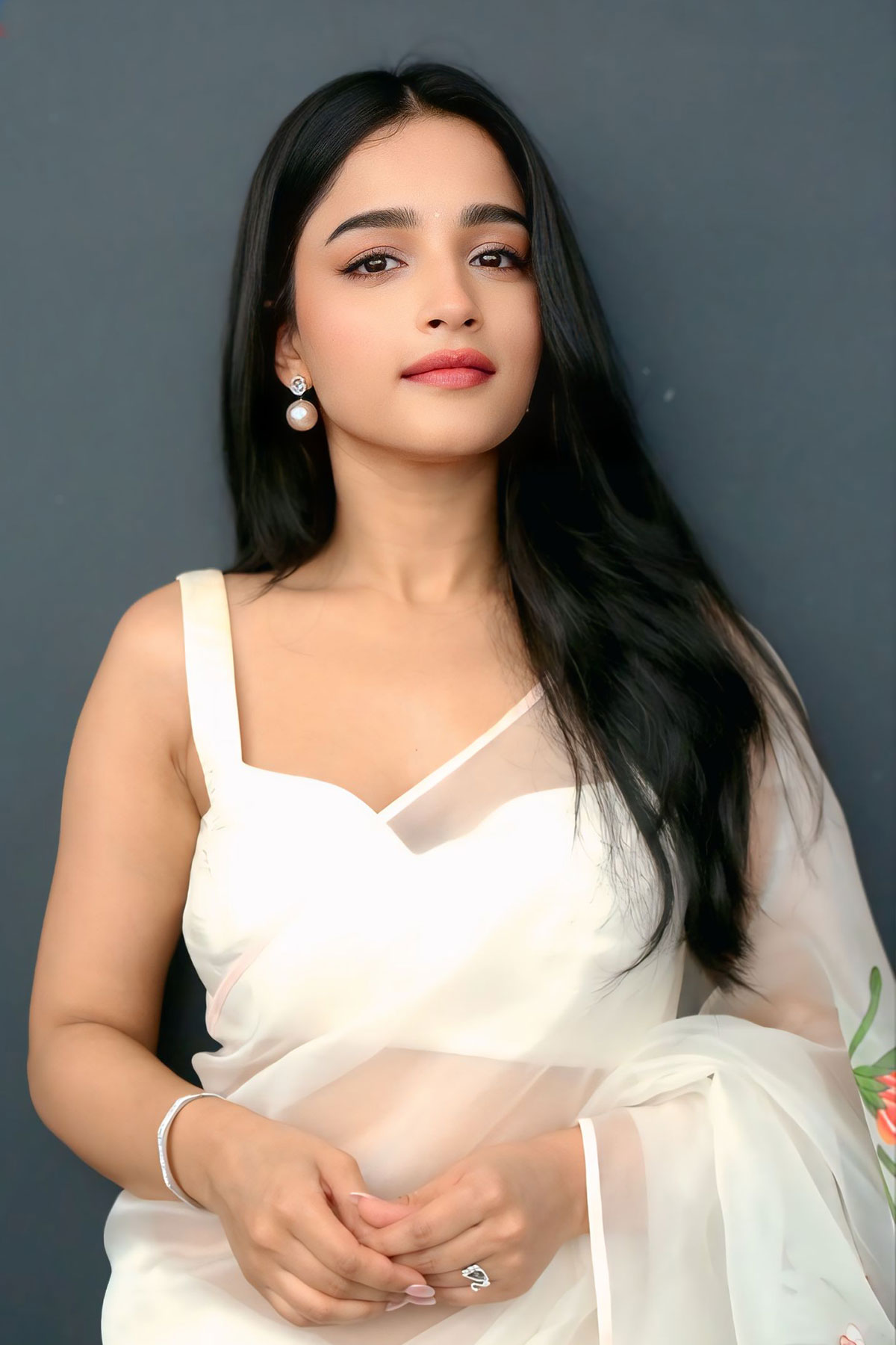 Actress Vishakha Dhiman Traditional White Saree Pearl Jewellery