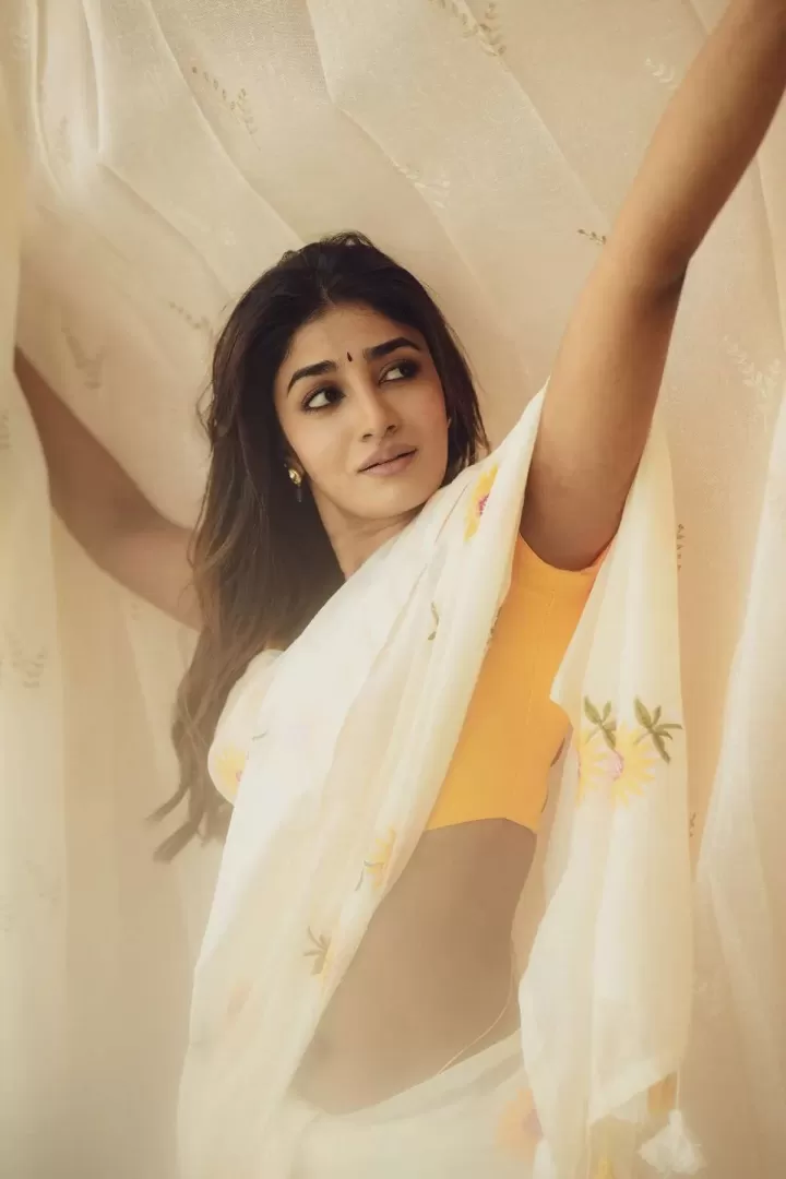 Dimple Hayathi Ivory Saree Look Redefines Simple Glamour